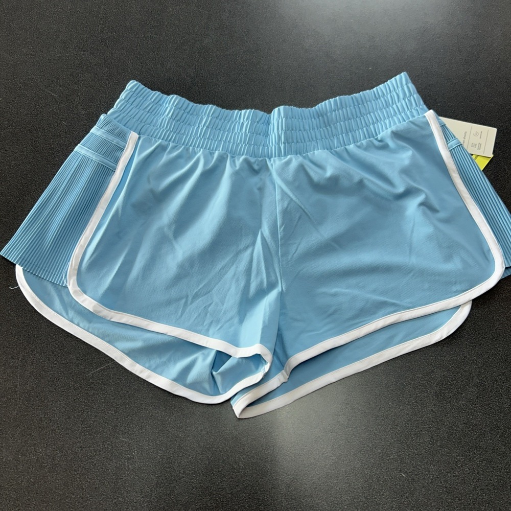 NWT All In Motion Women's Mid Rise Piped Dolphin Woven‎ Shorts Blue Size L